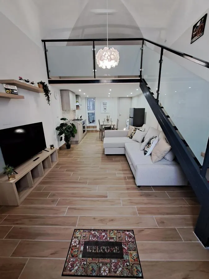 Privitera Home كاتانيا