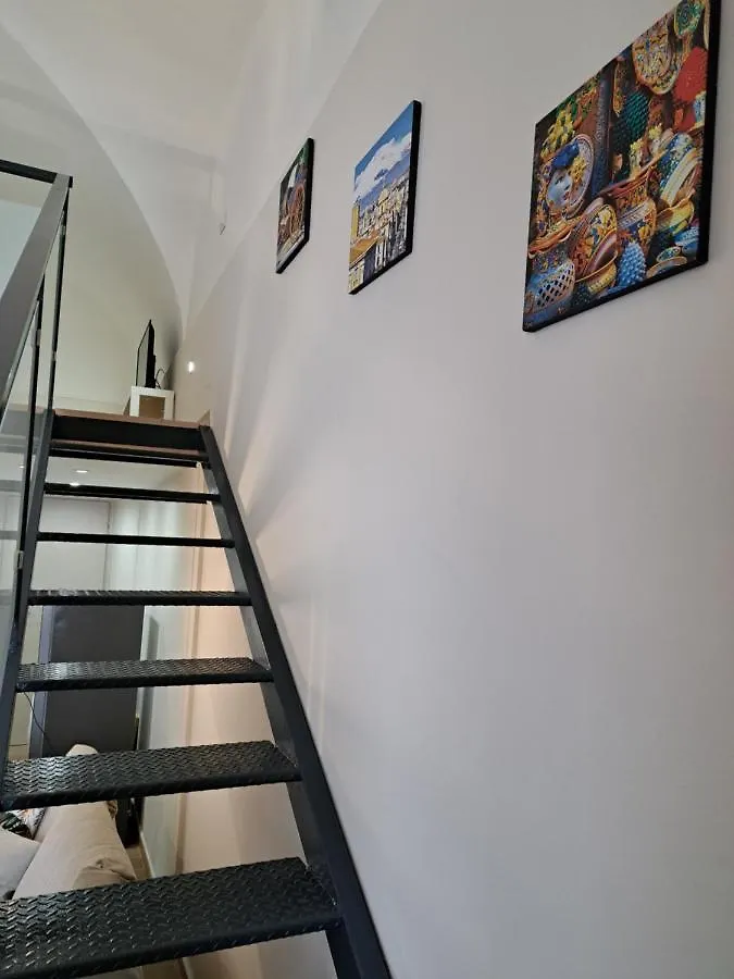Privitera Home كاتانيا 0*,